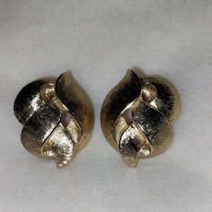 Elegant Vintage Monet Gold-Tone Textured Knot Earrings